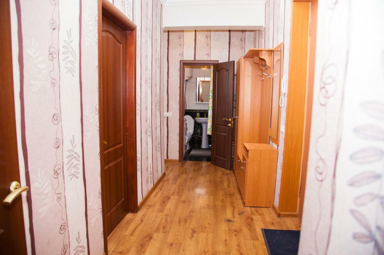 Apartment On Stalevariv Street 7 Zaporizhia Eksteriør billede